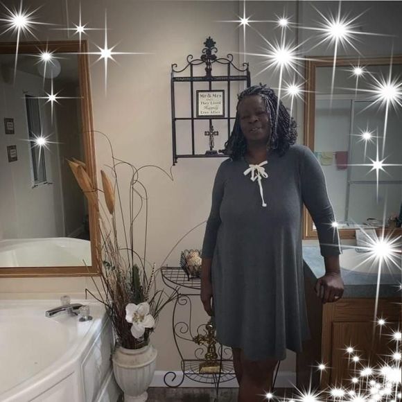 Meet your Posher, Debra - Picture 1 of 1